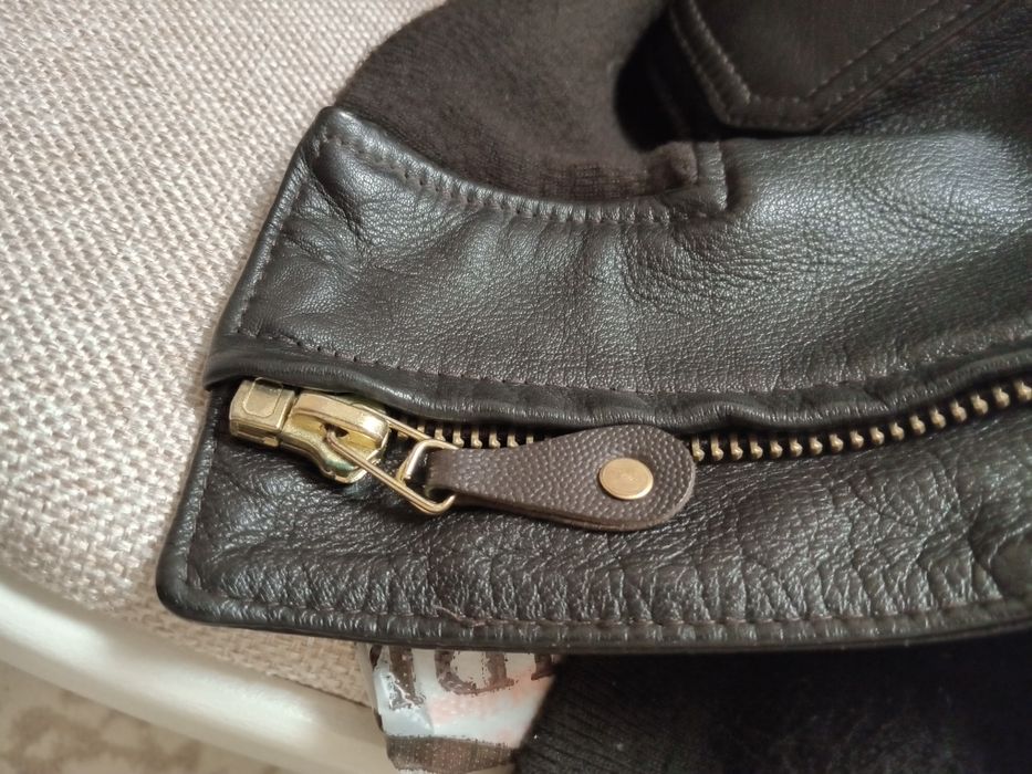 Продаётся. Мужская кожанная куртка.