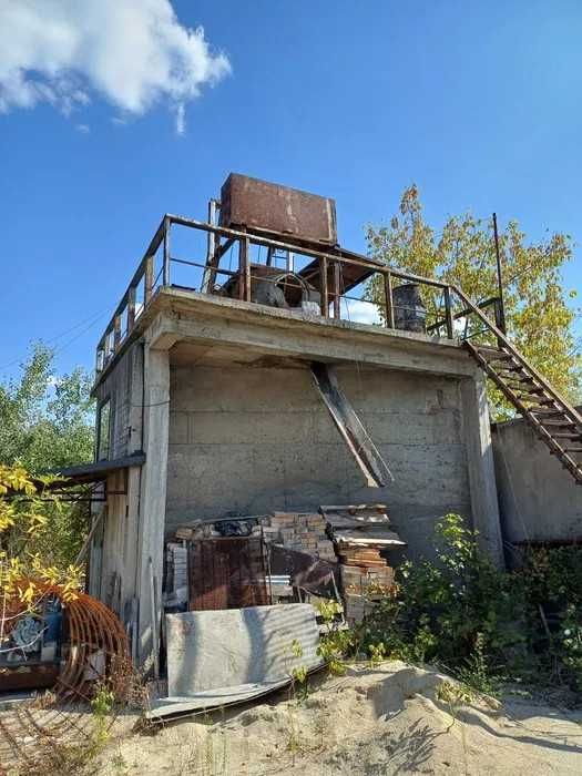 Малък бетонов център, бетонобъркачка, оборудван