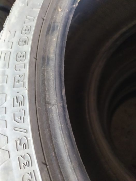 Set 4 Anvelope iarnă dimensiuni 235 45 18