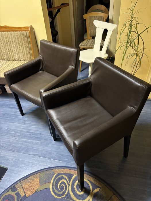Set Mobilier Hol / Waiting Room: Bancă Lăsadă + Scaun Alb + 2 Fotolii Maro