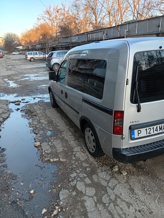 Opel combo 1.7 дизел с климатик и навигация