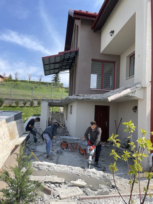Executam lucrari de demolari,spargem sapa,gresie,faianta,beton,moloz
