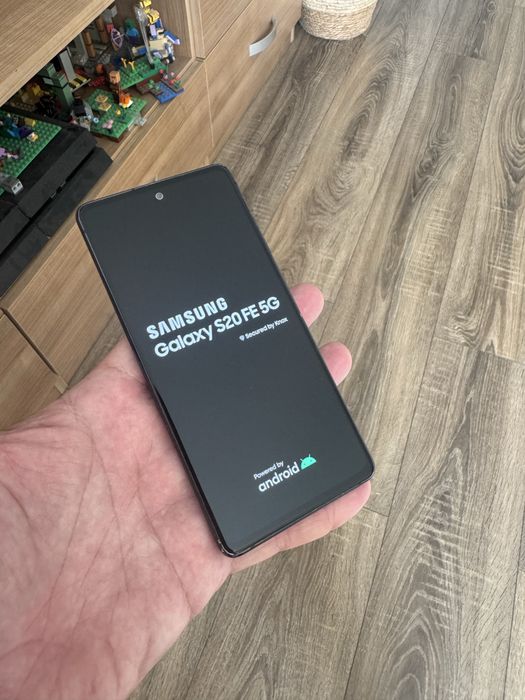 Samsung Galaxy S20 Fe 5G, memorie 128GB, 6GB RAM, alb, frumos