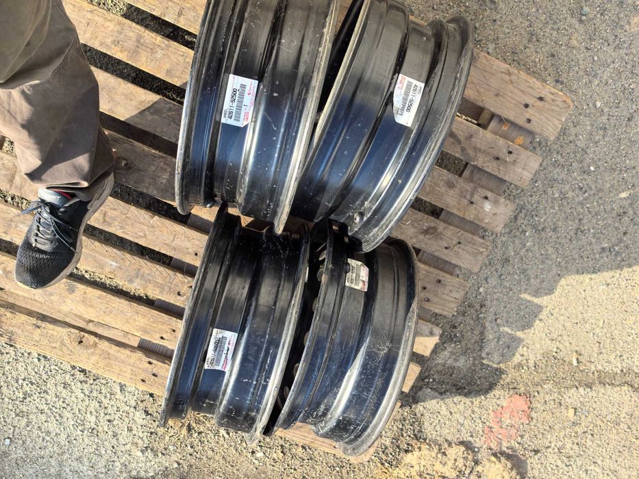 15 цола 4 х 100 мм Тойота / КИЯ / Хюндай / Мазда - 5,5 Инча / ЕТ 45