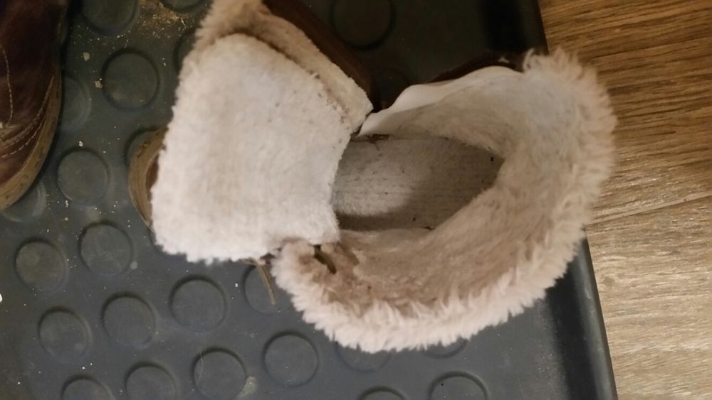 Обувки и ботуши за момиче