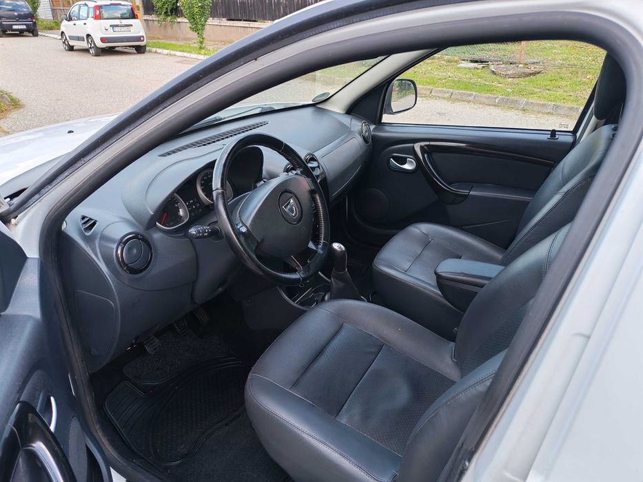 Dacia Duster 1.6 benzină, 105 CP, Climă, Euro 5