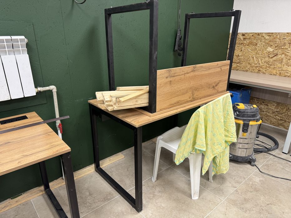 Металически стол