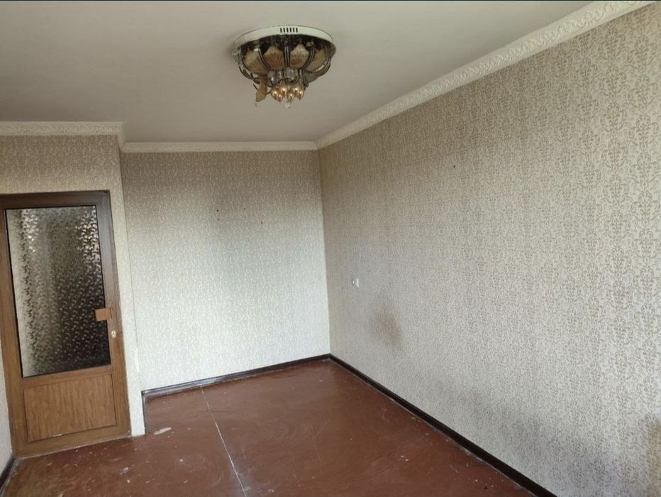 Продаётся 2 комнатная квартира на 3 этаже в 4х этажном панельном доме.