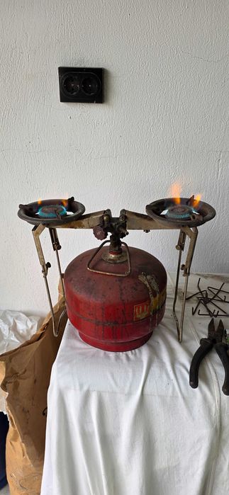 Продавам туристически газов котлон