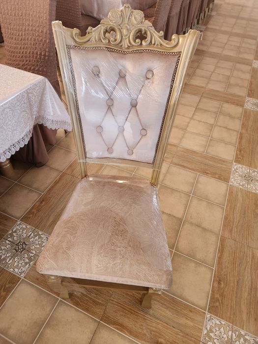 Stol-stul 10 kishilik