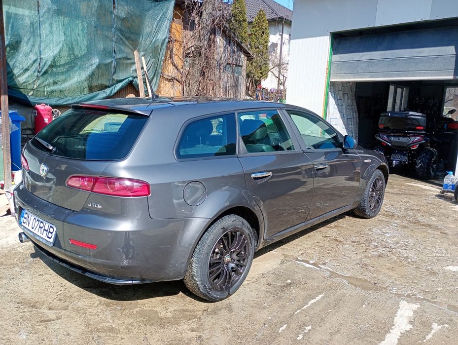 Alfa Romeo 159 1.9 jtdm 120 cai an 2010