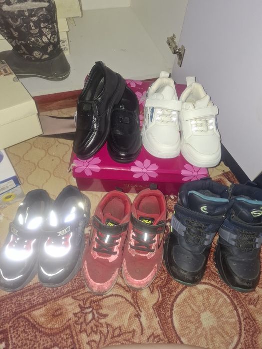 Продам детскую обувь