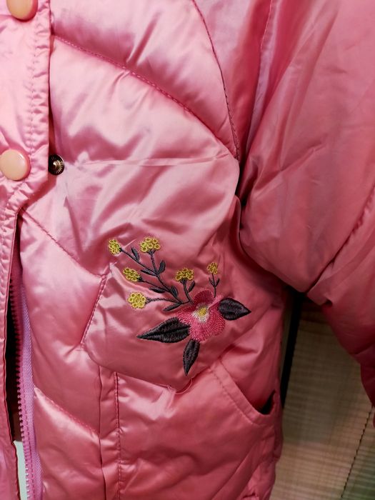 Продам комбинезон для девочки. На 3-4 года.Зима