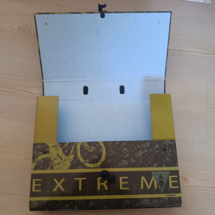 Busquets - папка куфарче