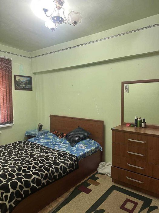 Ц6.Улица Хуршида. Продам  2 комнатную квартиру на 3 этаже 4 этажки.