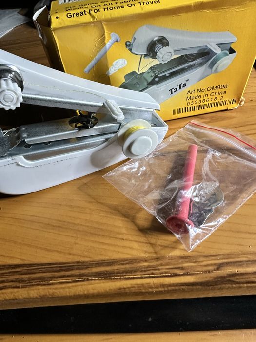 Продам мини швейную машину