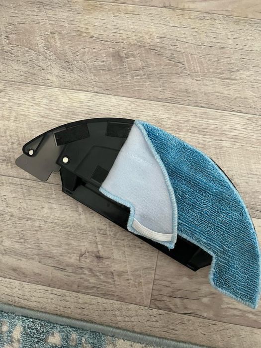 Срочно продам робот пылесос