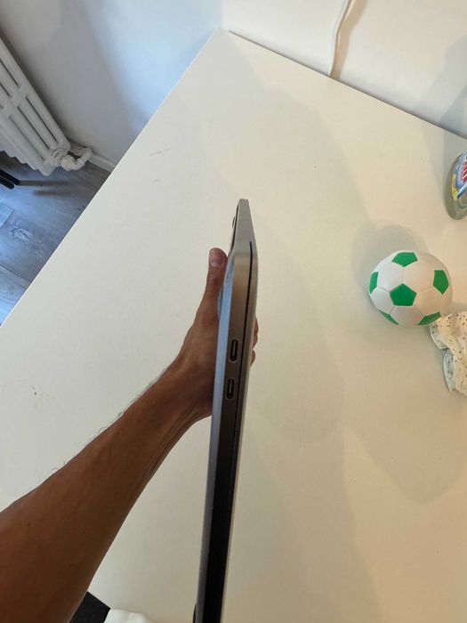 MacBook Pro 13" 2019 i5 8GB - stare buna, functional