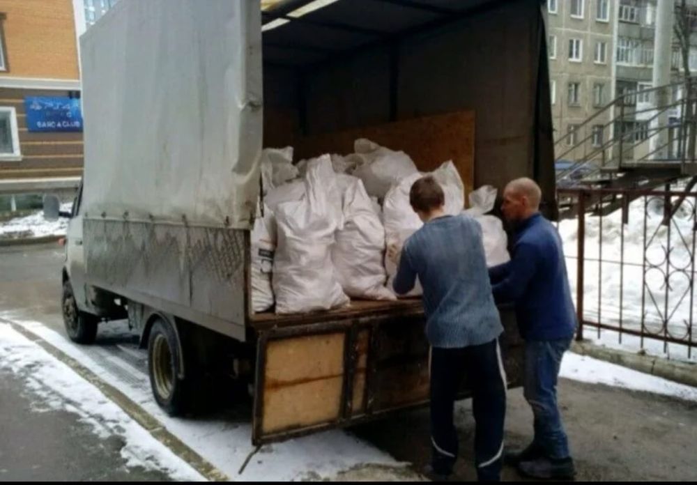 Вывоз старой мебели мусора с квартир на свалку