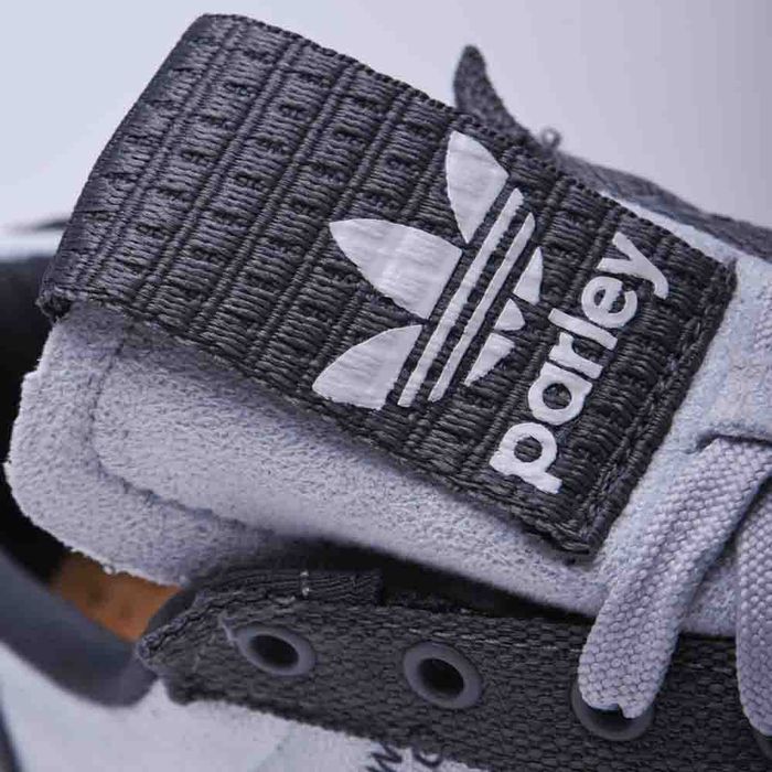 Оригинални кецове * ADIDAS SUPERSTAR  PARLEY BOOST inside * EU 39 1/3