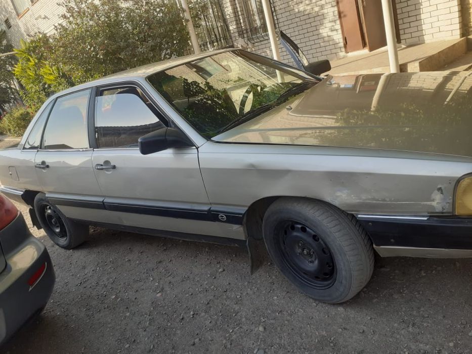 Срочно продам машину аудио 100