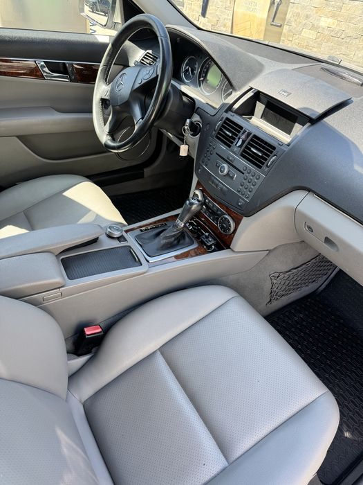 Vând Mercedes-Benz C220 CDI, model W204, Foarte întreținută!