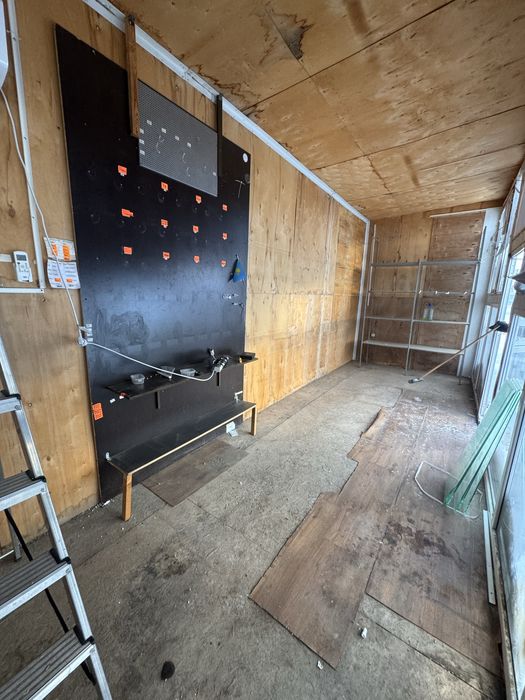 Продам бутик в хорошем состояние, самовывоз