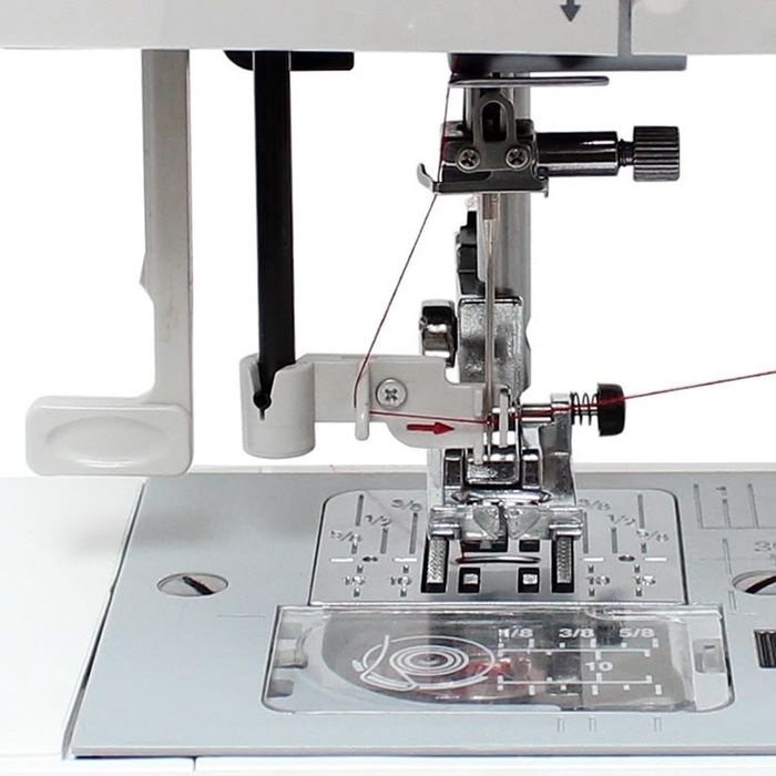 Швейная машина Janome DC4030