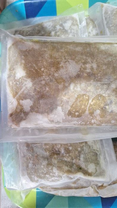 Zacusca de vinete si vinete coapte, ambalate în pungi vidate si congelate!