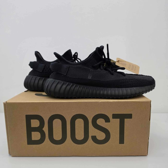 Yeezy Boost 350 V2 Onyx (STOCKX VERIFIED) Marimi: 43 1/3 + 44