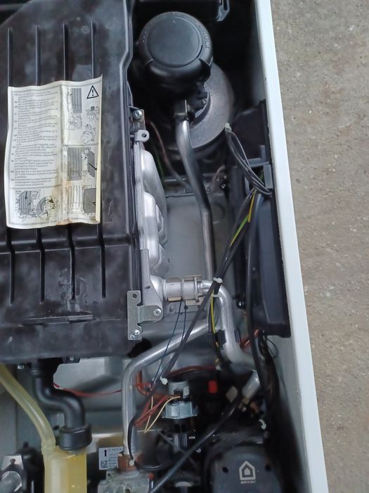 Centrala termica Ariston  Cares Premium EU 2