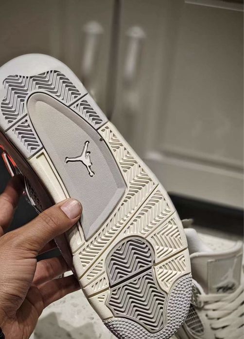 Air Jordan 4 Retro Frozen Moments Grey Silver Metallic