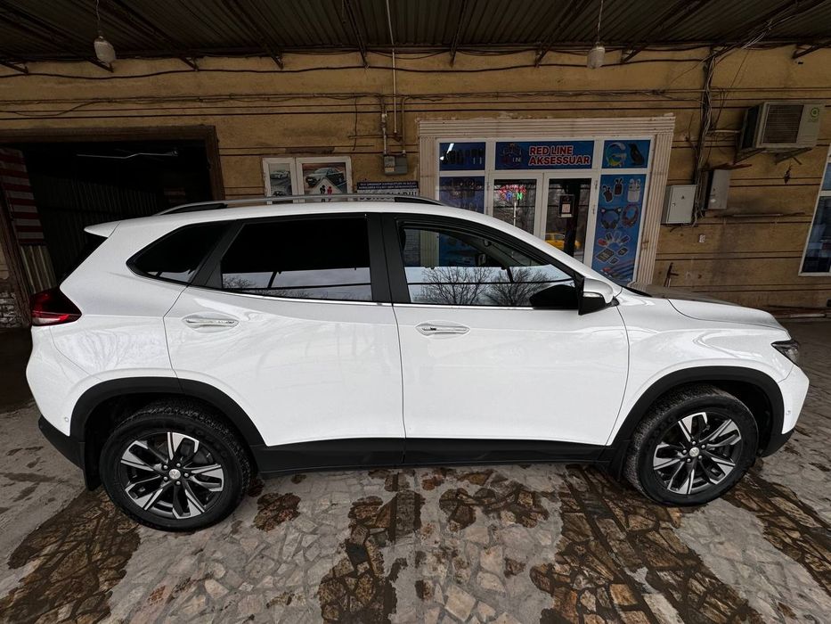 Chevrolet Tracker 2 premier sotiladi