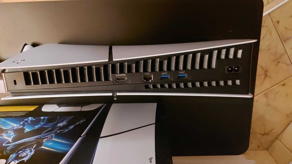 продавам Playstation 5