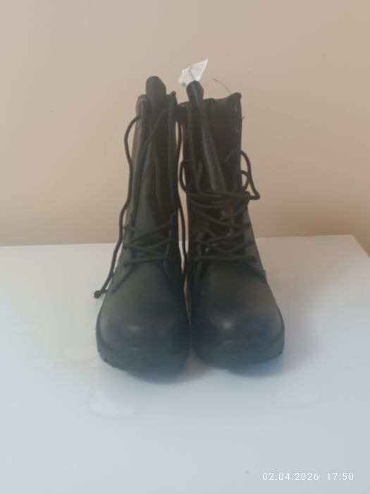 Продам Берцы новые