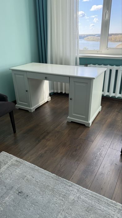 Продам стол писменный 1.45/65