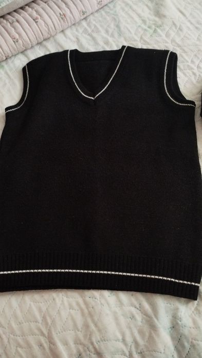 Продам школьный костюм