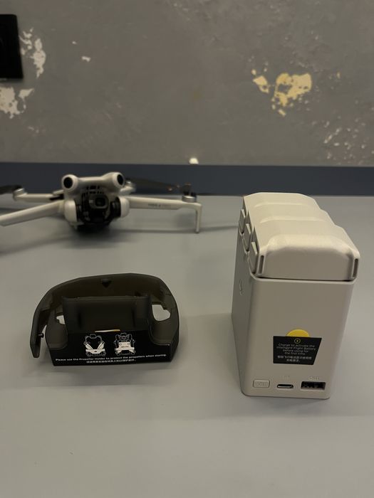 Продам дрон «DJI Mini 4 Pro Fly More Combo Plus»