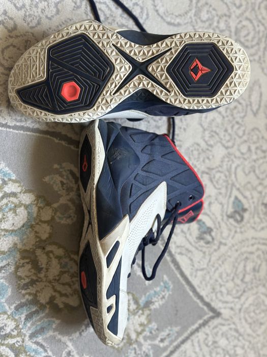 Баскетбольный кросовки