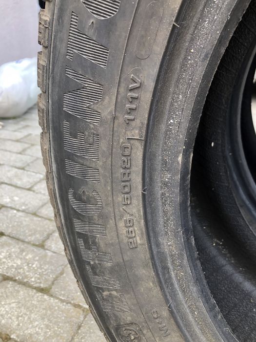 Goodyear efficient grip 265/50/R20