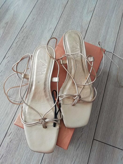 Елегантни сандали ZARA естествена кожа