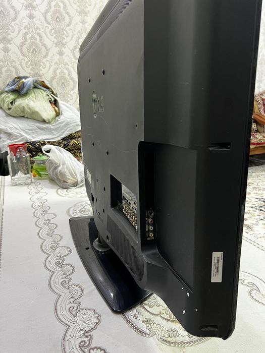 Телевизор LG 32 ( в отличном состоянии)