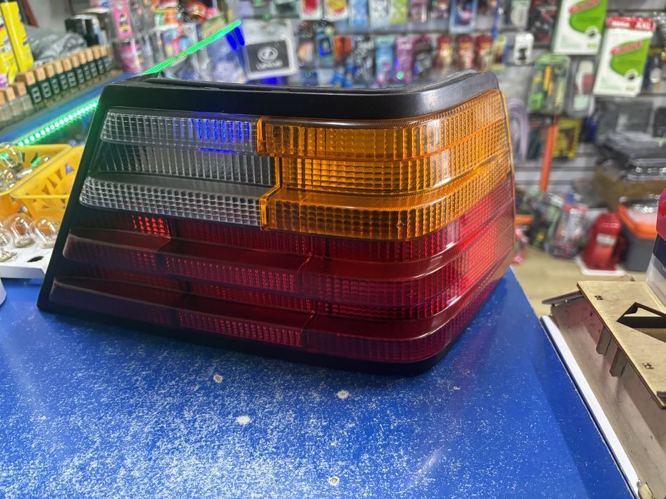 Задний фар 124 правая