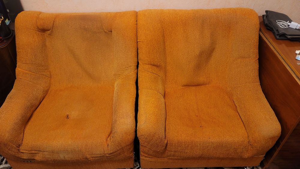 Диван и два кресла, дешево.