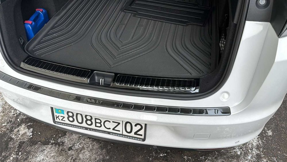 Коврик в багажник Li L7