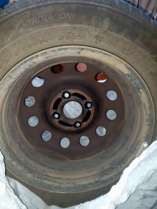 Roti cu janta de tabla 185/65 R14 Iarna