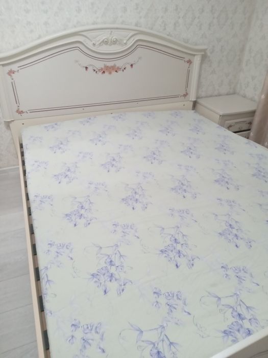 Продам б/у спальный гарнитур