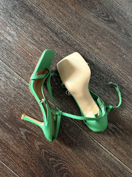 стильные босоножки, зеленый цвет