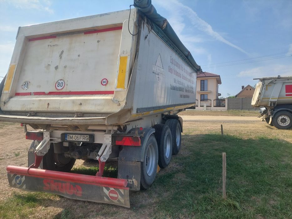 Vând semiremorca Schmitz