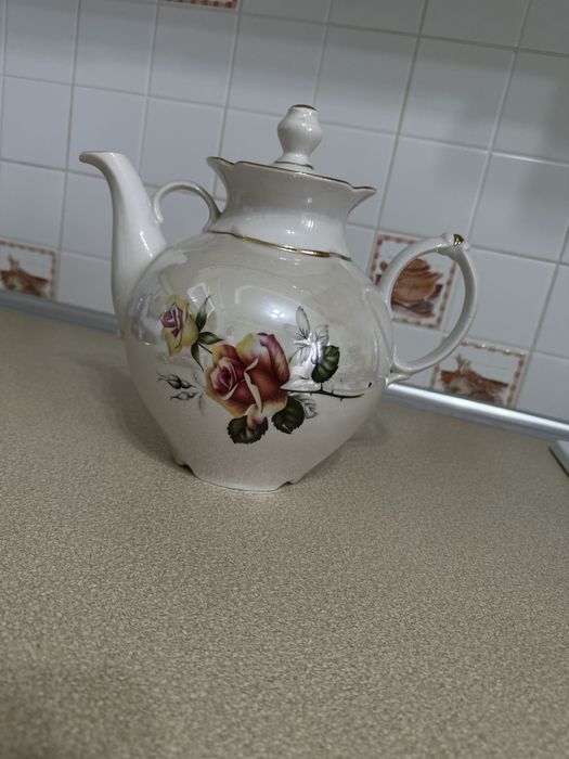 Продам чайник в отличном состоянии